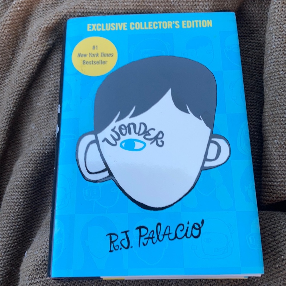 2/$10  EUC Wonder by RJ Palacio—collector’s edition